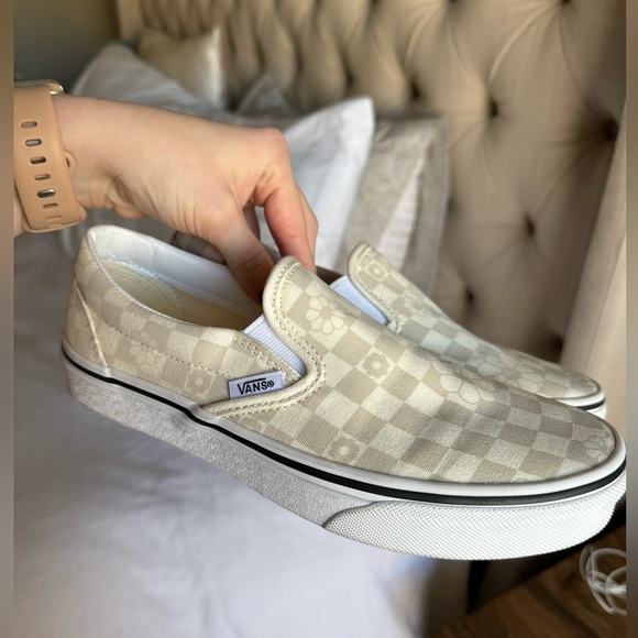 LIKE NEW Tan Floral checkered Vans Size 7 - Picture 1 of 6